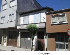 Chalet-Monforte-De-Lemos-De-40-900E.jpg